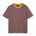 Mads Nørgaard Montana stribet T-shirt med blå og hvidt mønster, almindelig pasform, vises på model.