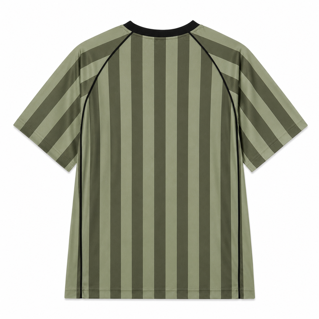 Grønstribet Mads Nørgaard t-shirt med rund hals og lange ærmer, blød jersey stof, afslappet og moderne design.