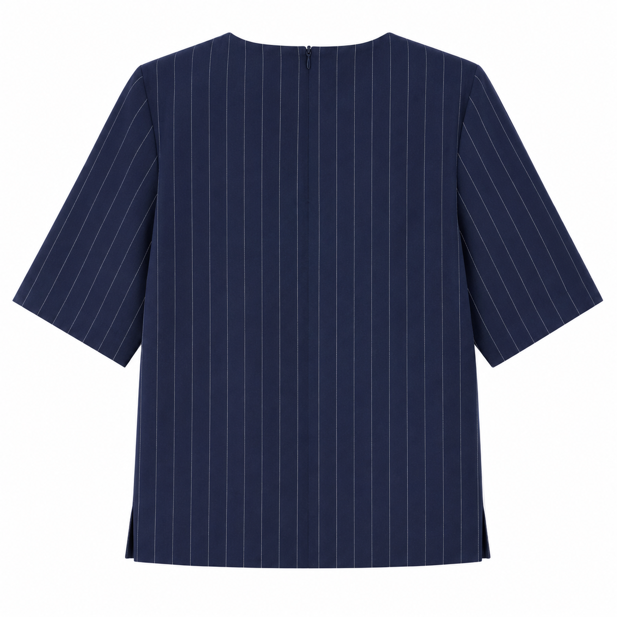 Navyblå GANNI nålestribet bluse i størrelse 40, vist med detaljer af striber og klassisk design.